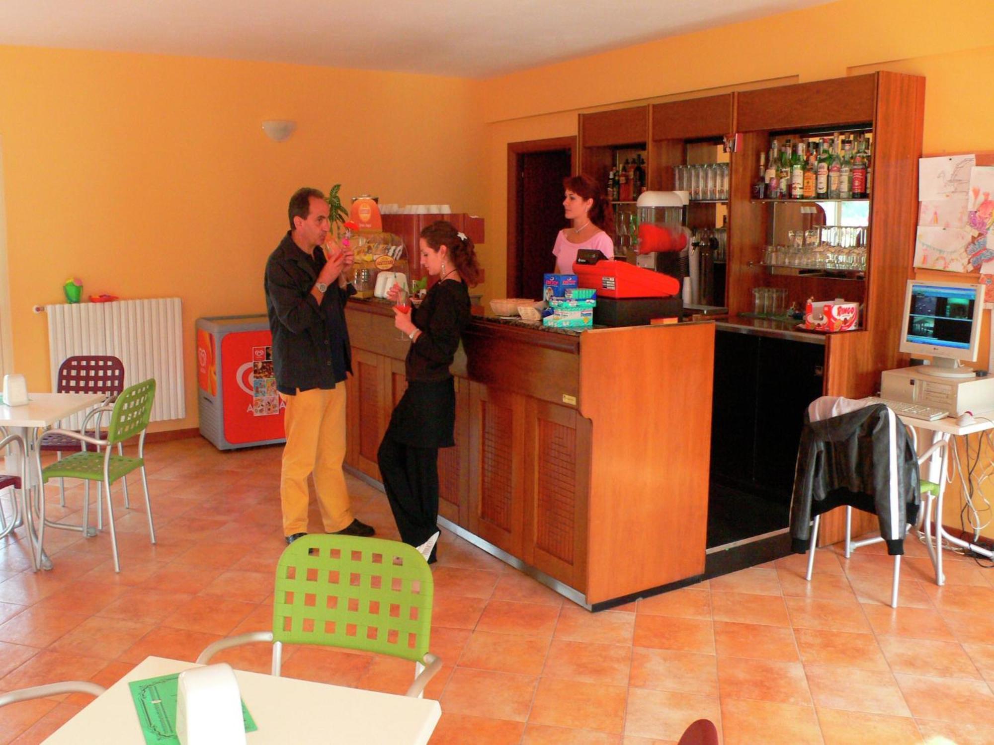 Crone Spacious Apartment In Idro With Shared Pool מראה חיצוני תמונה