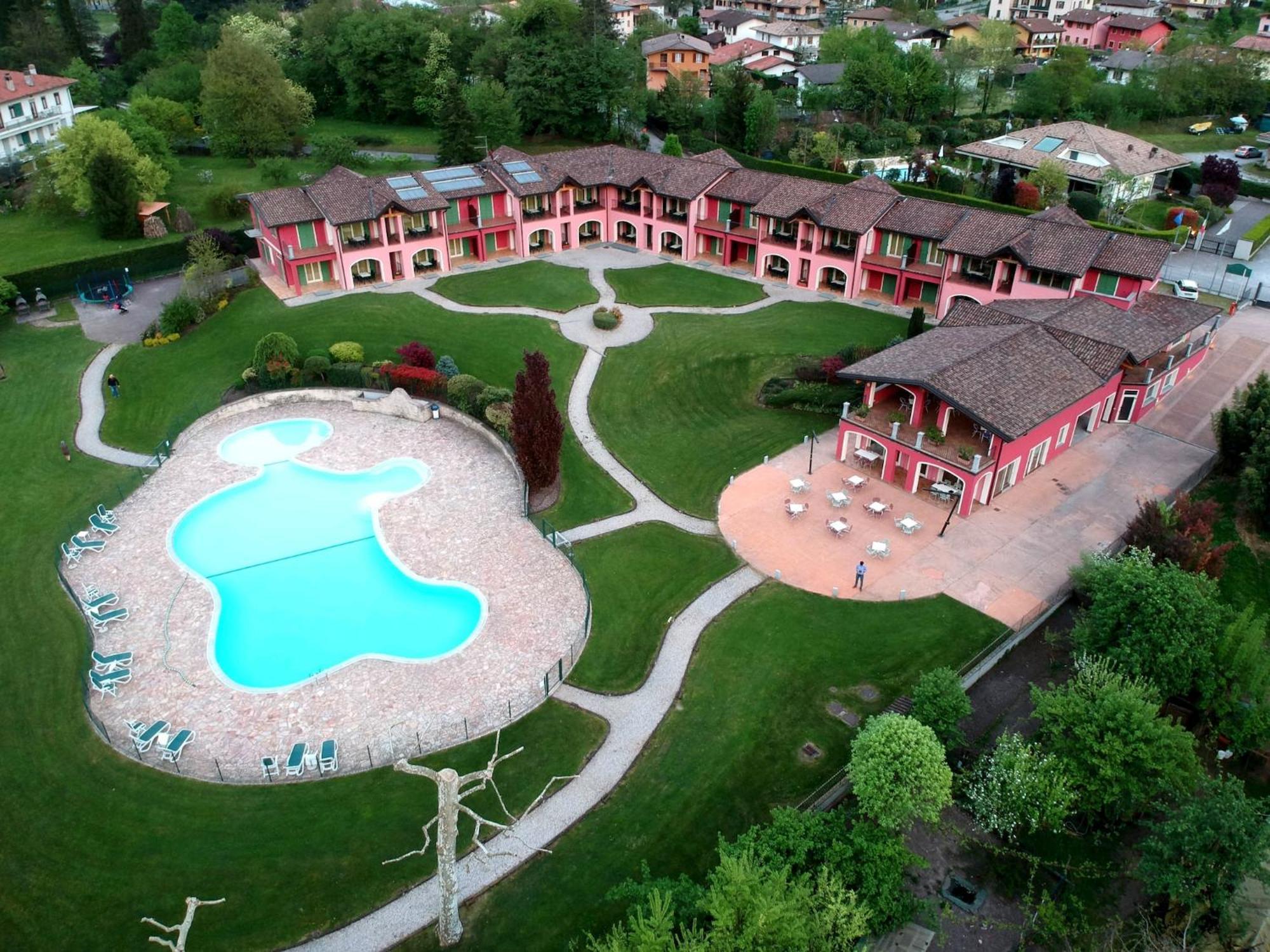 Crone Spacious Apartment In Idro With Shared Pool מראה חיצוני תמונה