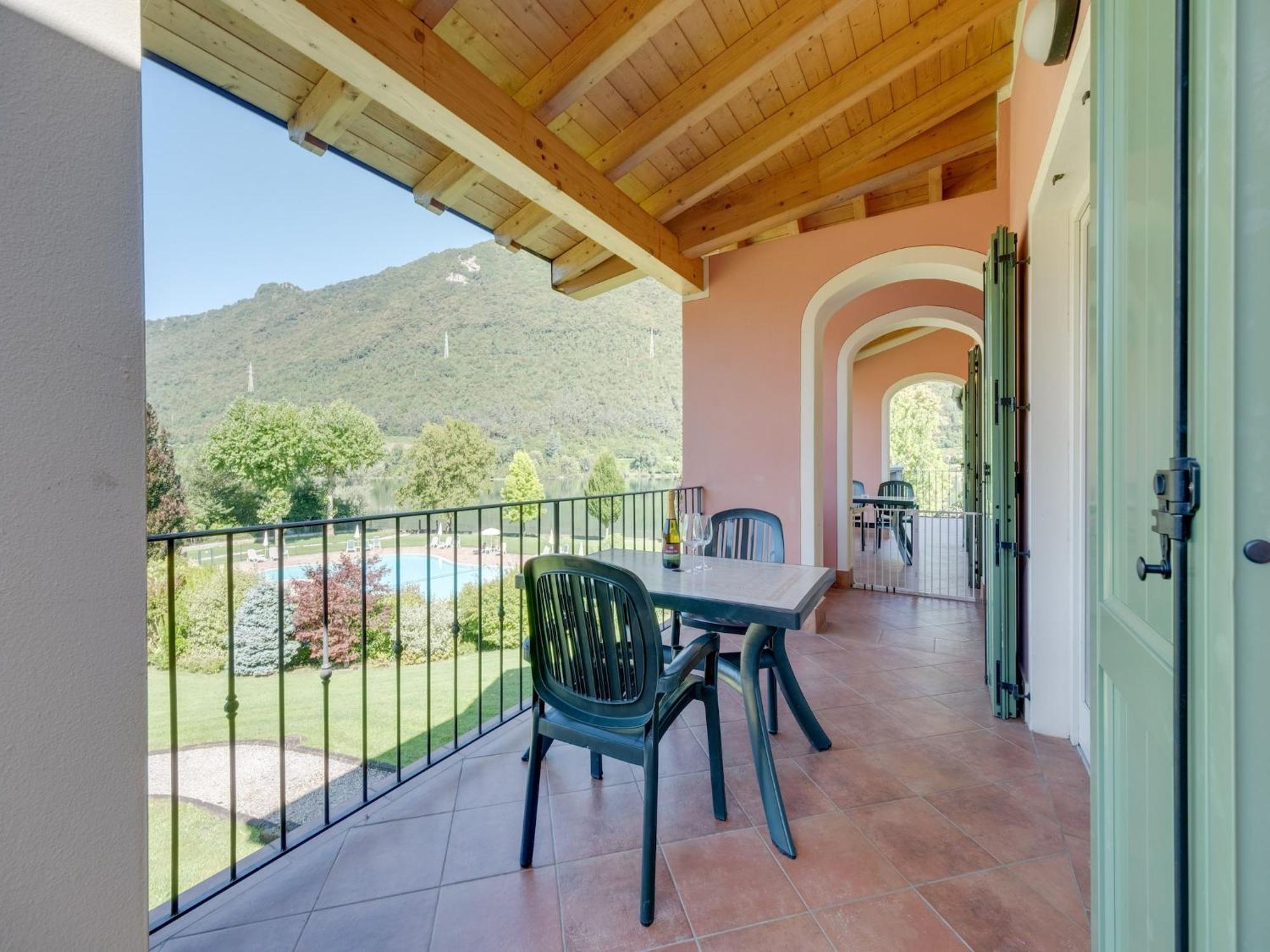 Crone Spacious Apartment In Idro With Shared Pool מראה חיצוני תמונה