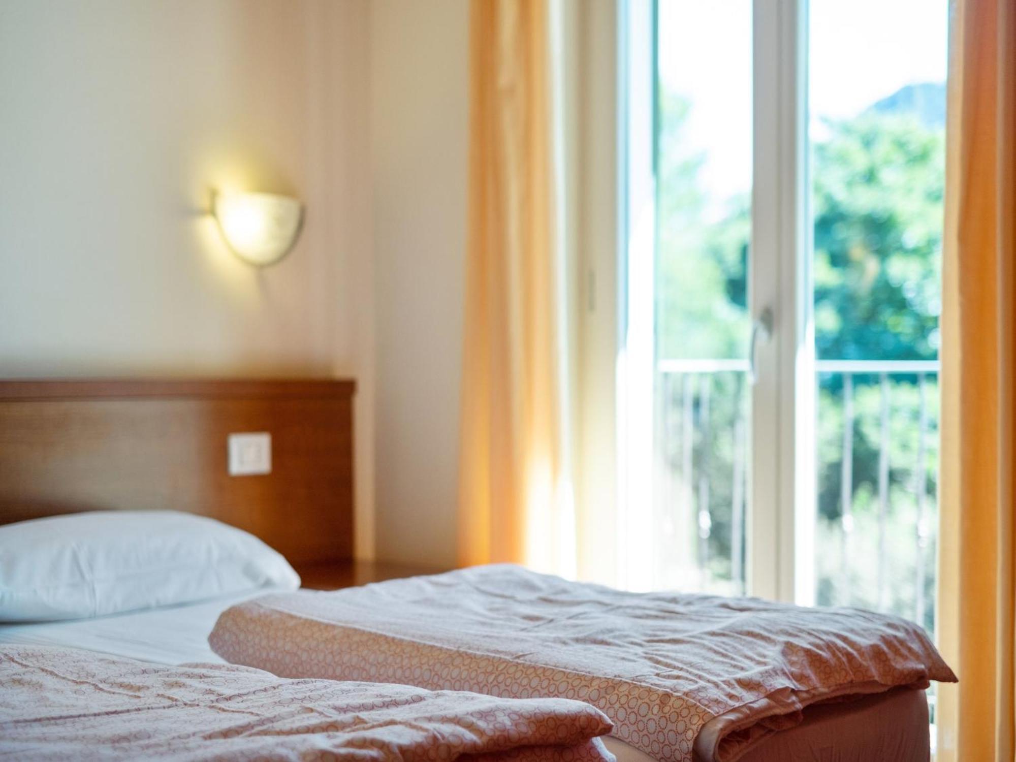 Crone Spacious Apartment In Idro With Shared Pool מראה חיצוני תמונה