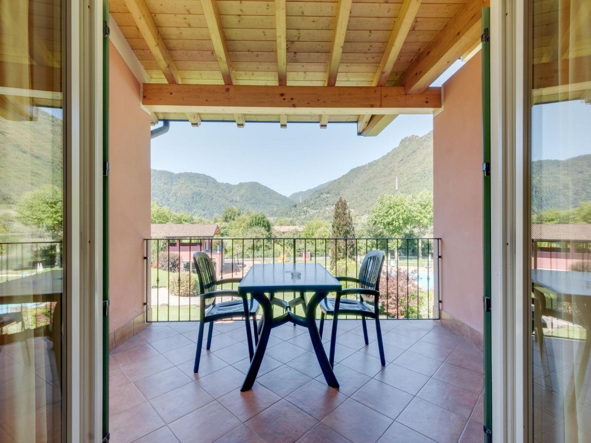 Crone Spacious Apartment In Idro With Shared Pool מראה חיצוני תמונה