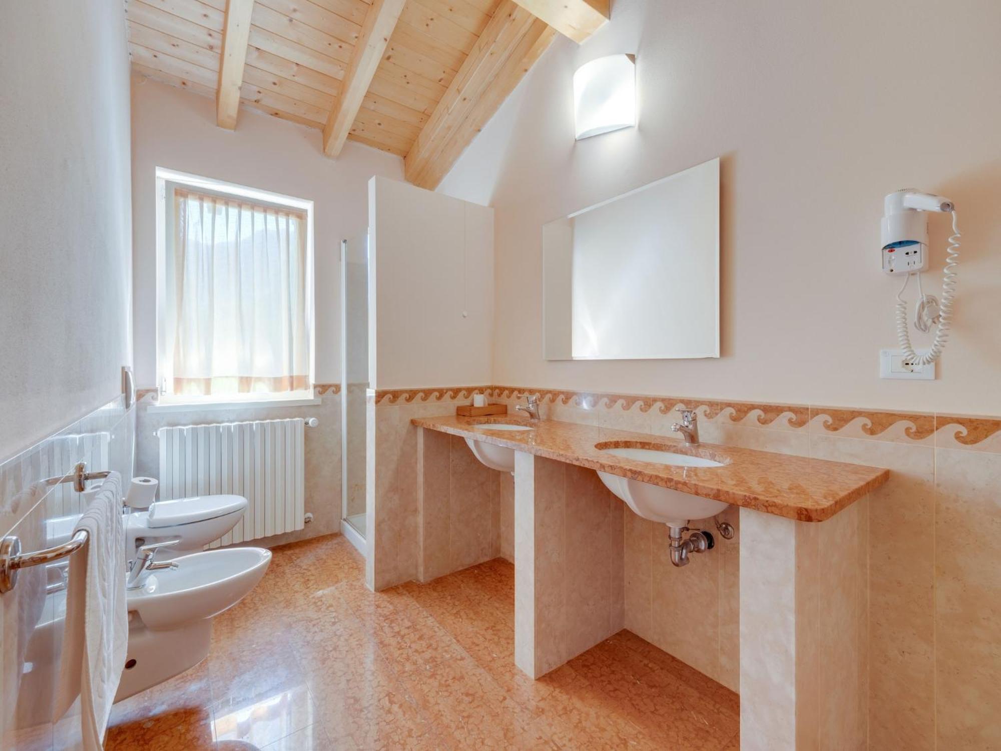 Crone Spacious Apartment In Idro With Shared Pool מראה חיצוני תמונה