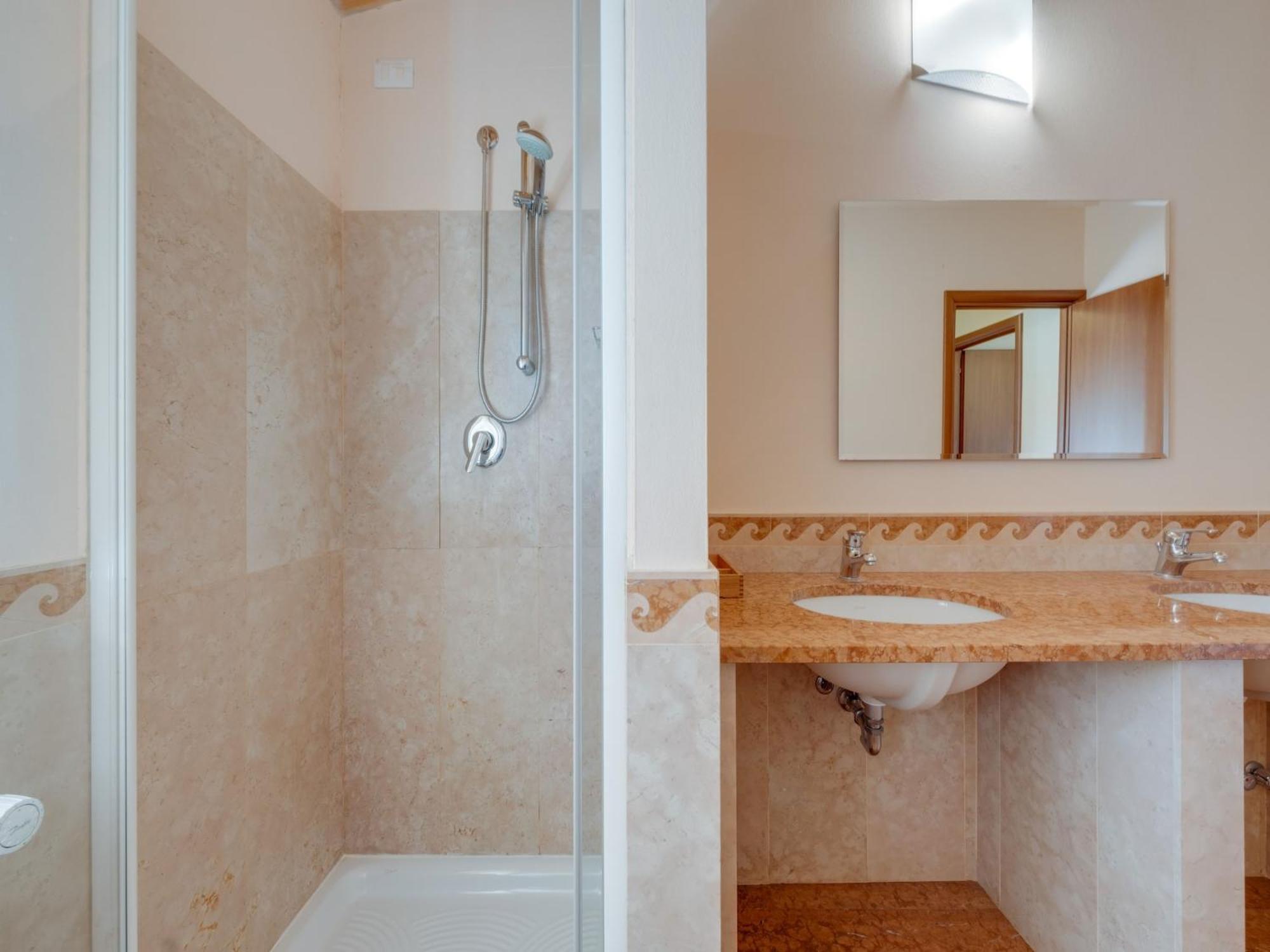 Crone Spacious Apartment In Idro With Shared Pool מראה חיצוני תמונה